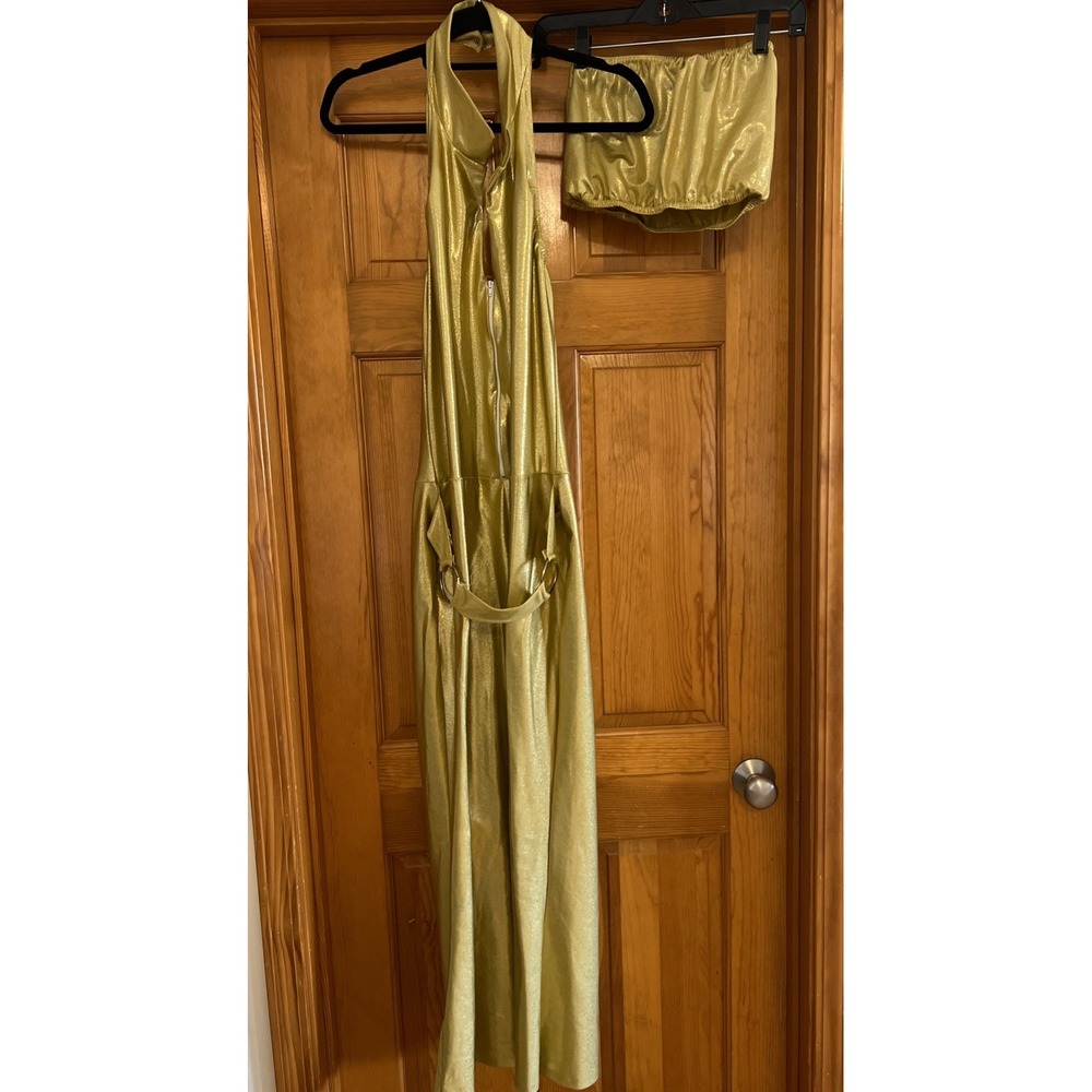 Kelle Adult Gold Metallic Dance 2 Pieces Set Size?